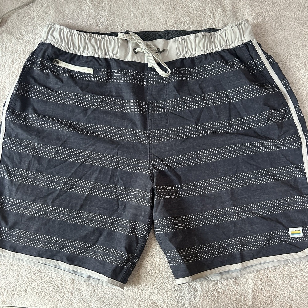 Vuori Banks Shorts V330 XL Performance Stretch Unlined Pockets Drawstring EUC